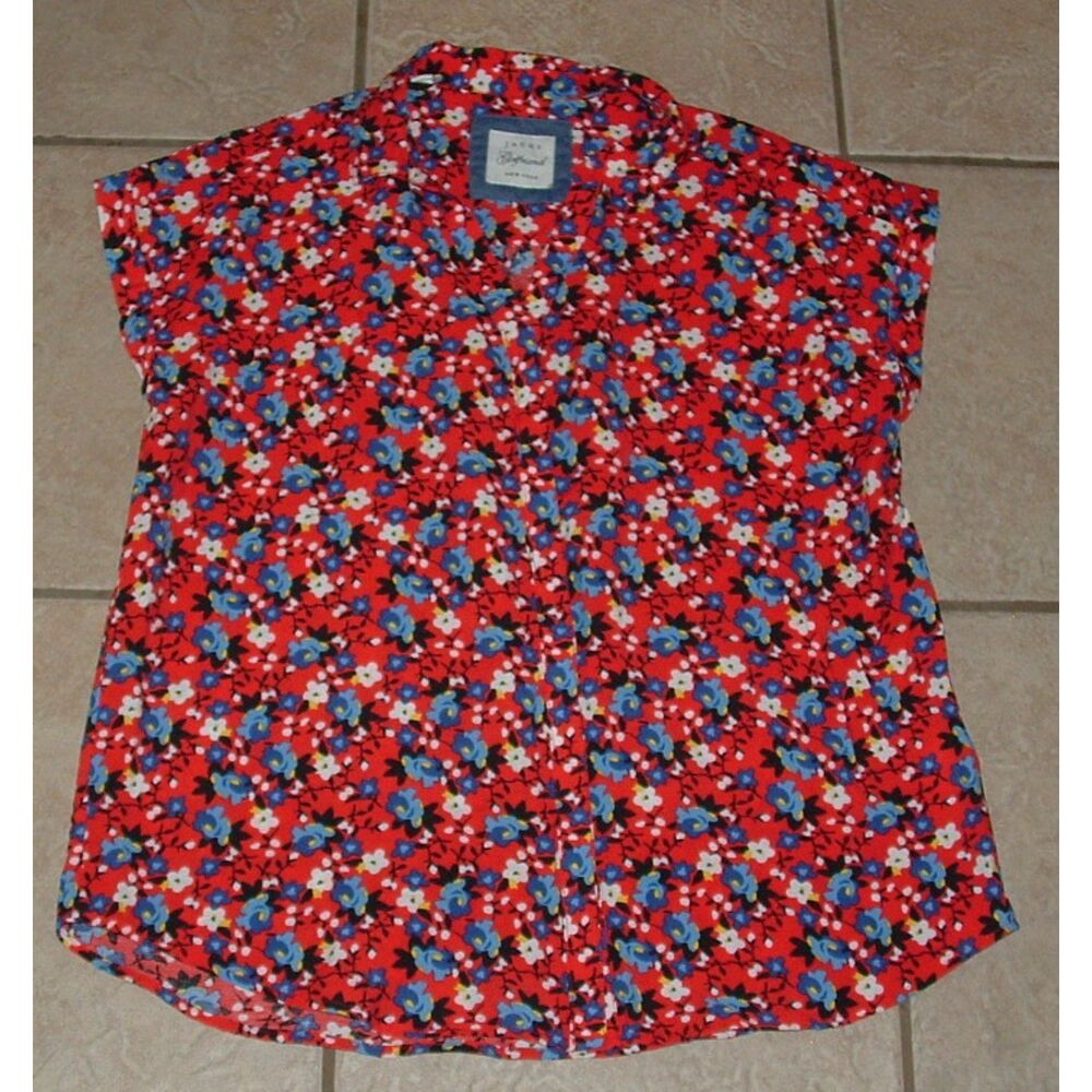 Multicolored Floral Sz Medium Casual or Dress Button Up Girlfriend Shirt JACHS